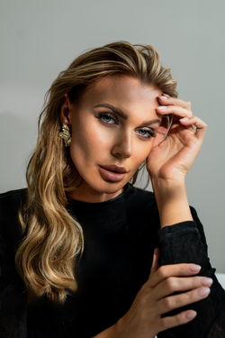 Sculptural Flow Earrings - Gold