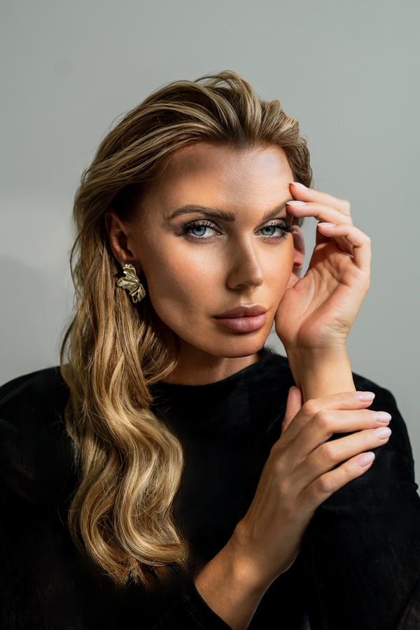 Sculptural Flow Earrings - Gold